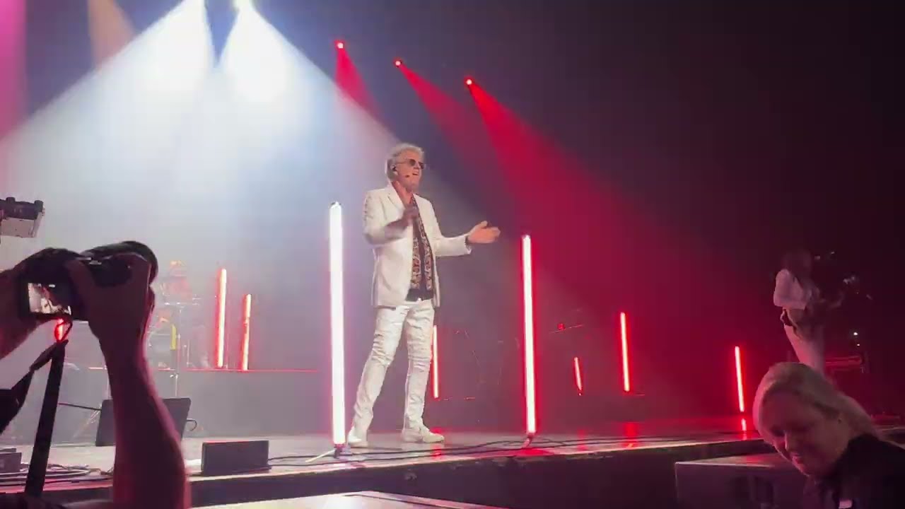 4K Thompson Twins  2024 Love on Your Side Front Row Live