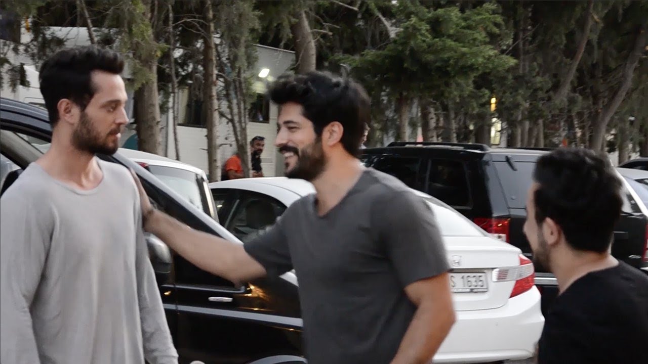 Burak Özçivit'ten Murat Boz'a Kardeş Şakası | Kardeşim Benim