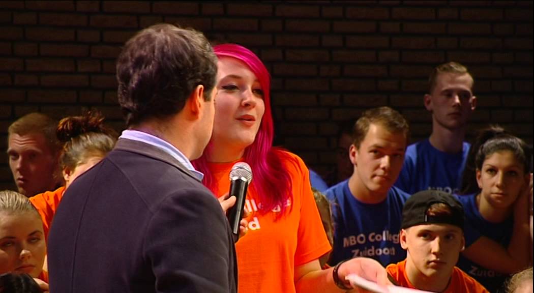 Mbo jongeren met elkaar in debat op ROC College Zuid