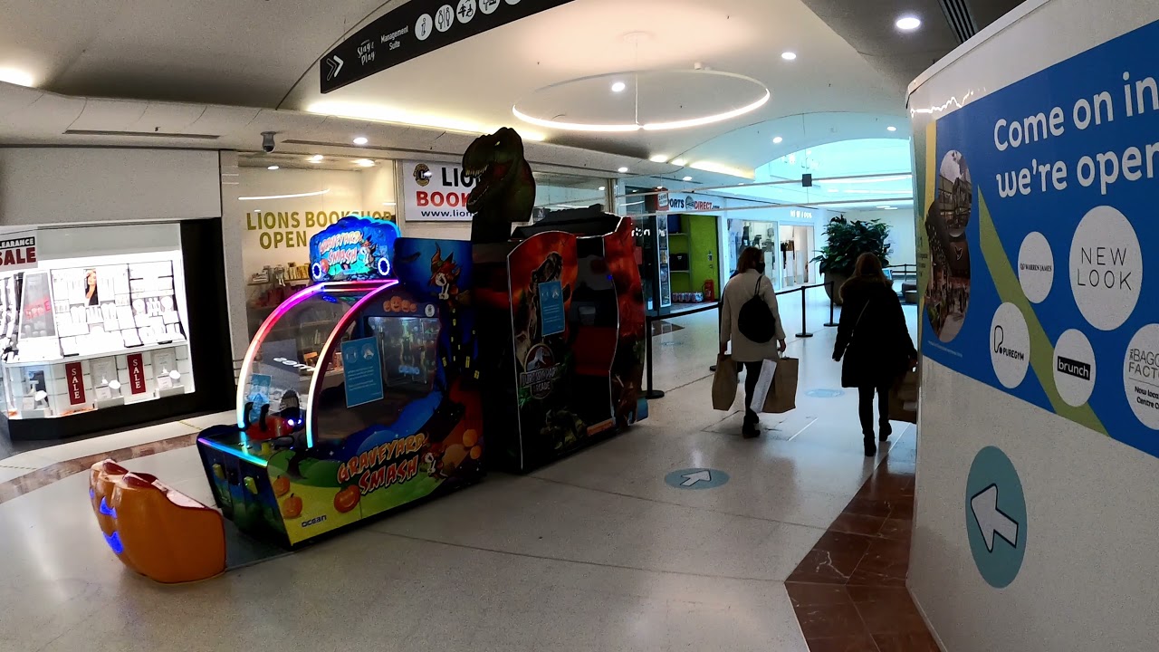 Walking Hemel Hempstead Town Centre