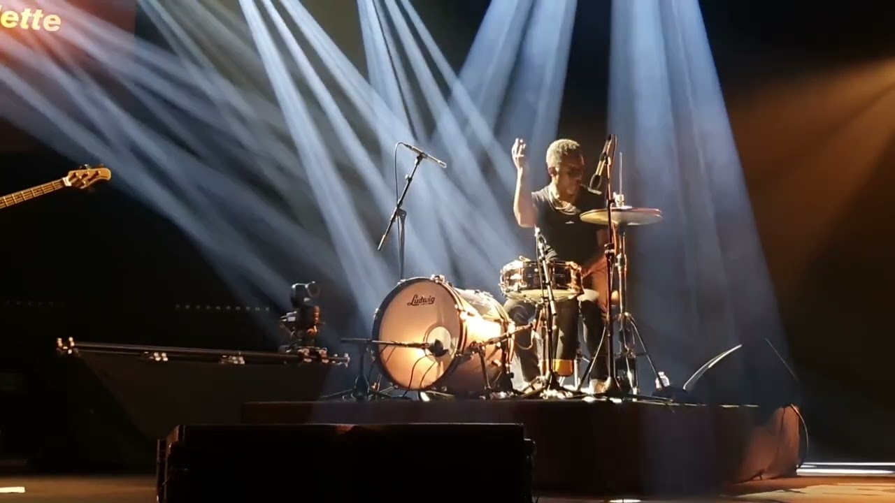 Nate Smith brings everybody back to school with this drum solo   Jazz aÌ   la Villette 10