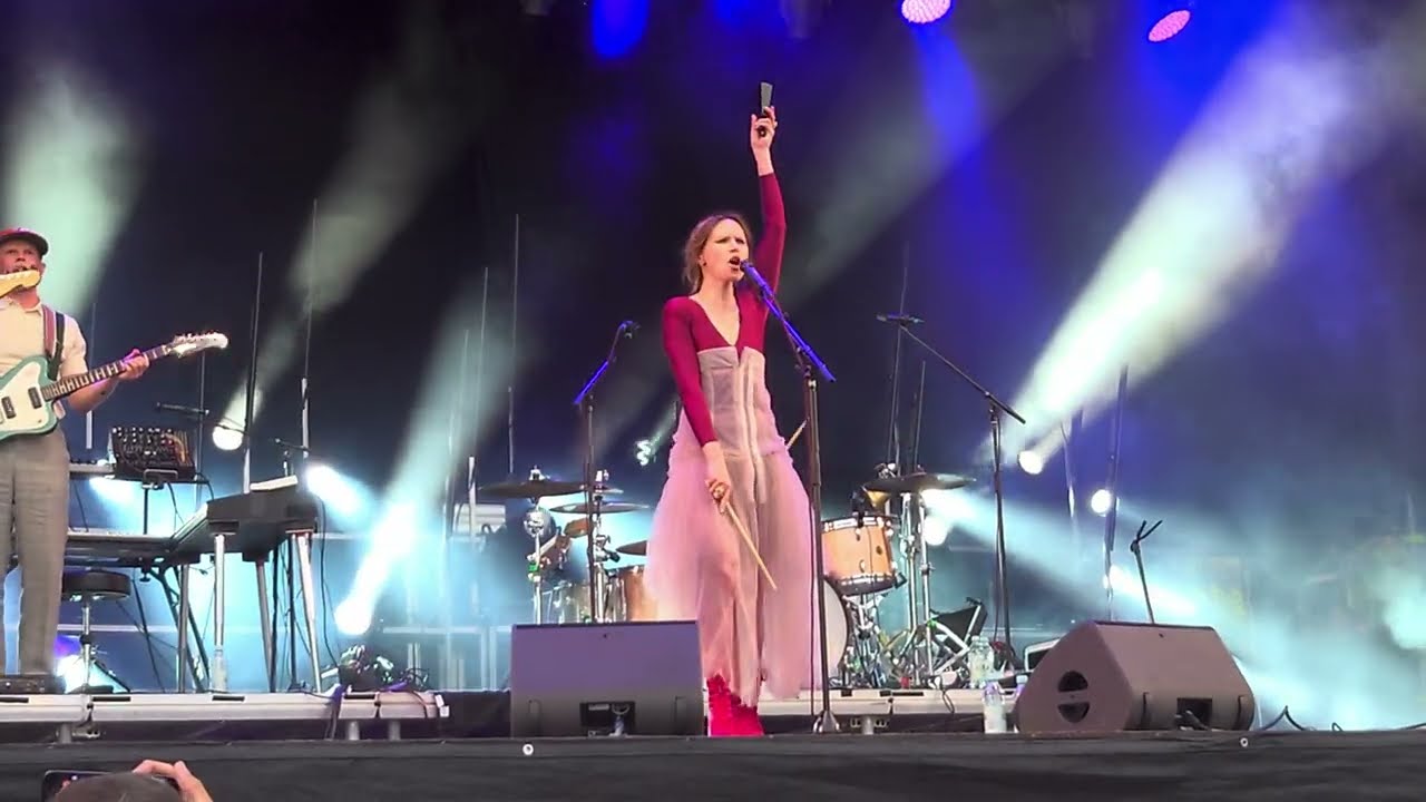 The Cardigans - I Need Some Fine Wine And You, You Need To Be Nicer (Live@Rosendals Trädgård) 4K