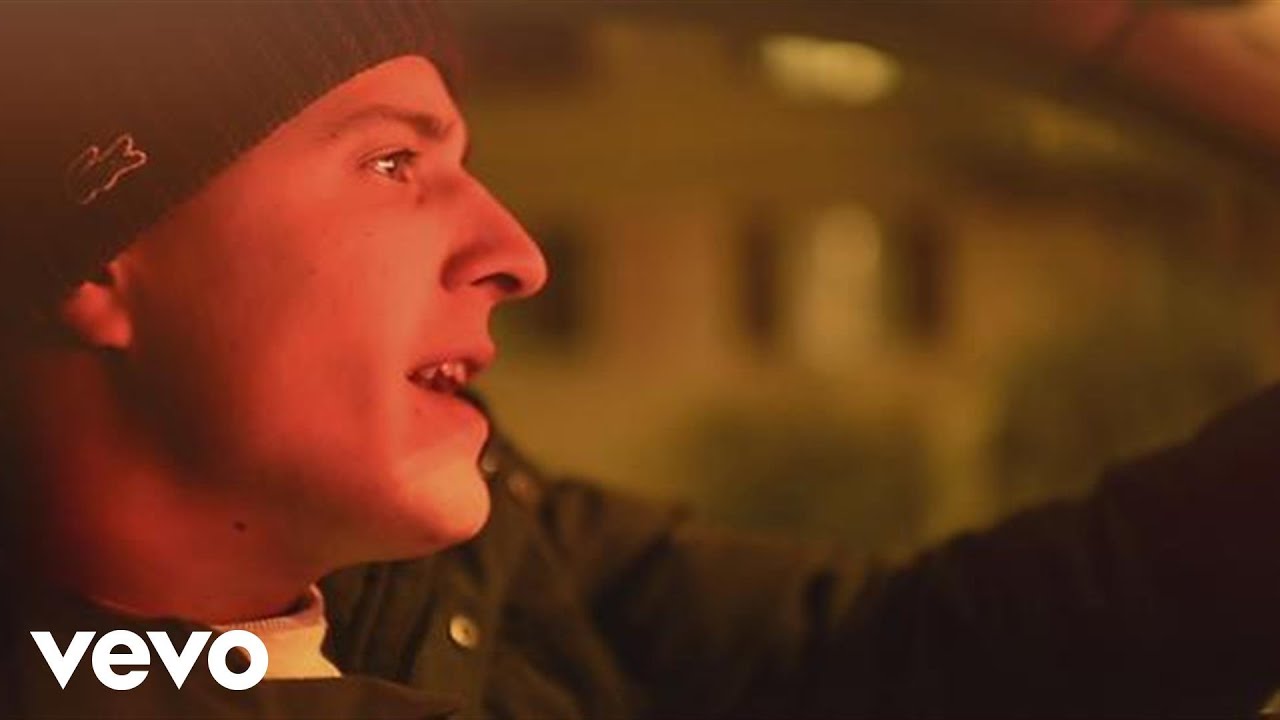 FRAUI - M&auml;ngisch f&uuml;hl mi einsam (Videoclip)