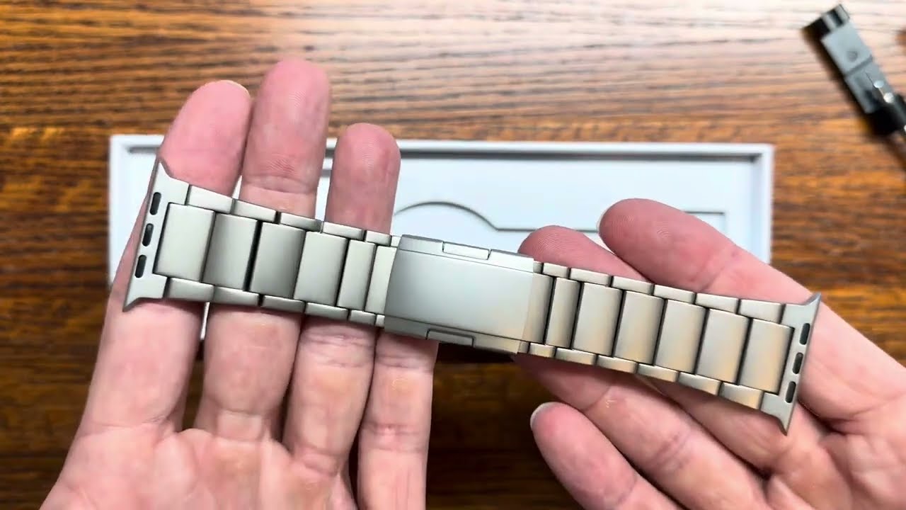 Титановый браслет Ultra Supply Co и гибридные кожаные ремешки для Apple Ultra