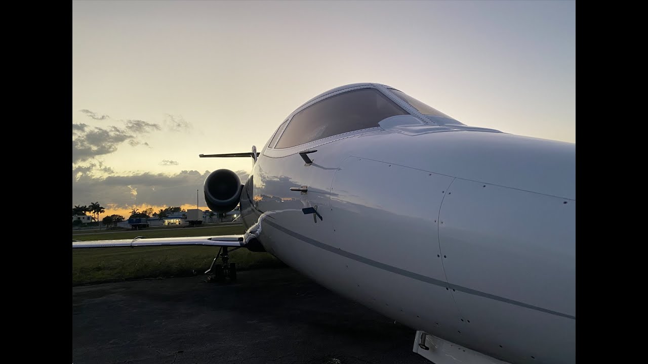 Learjet 60XR Cockpit Film