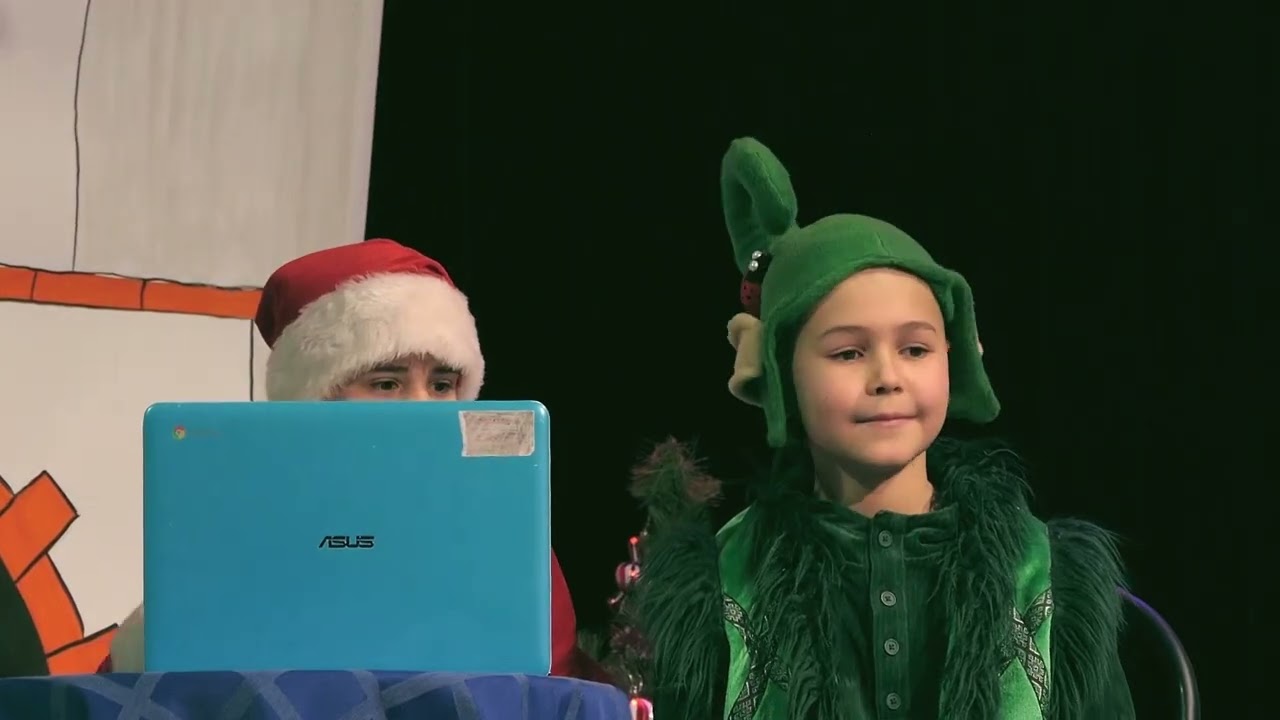 Новорічна вистава учнів 4 класу ліцею 