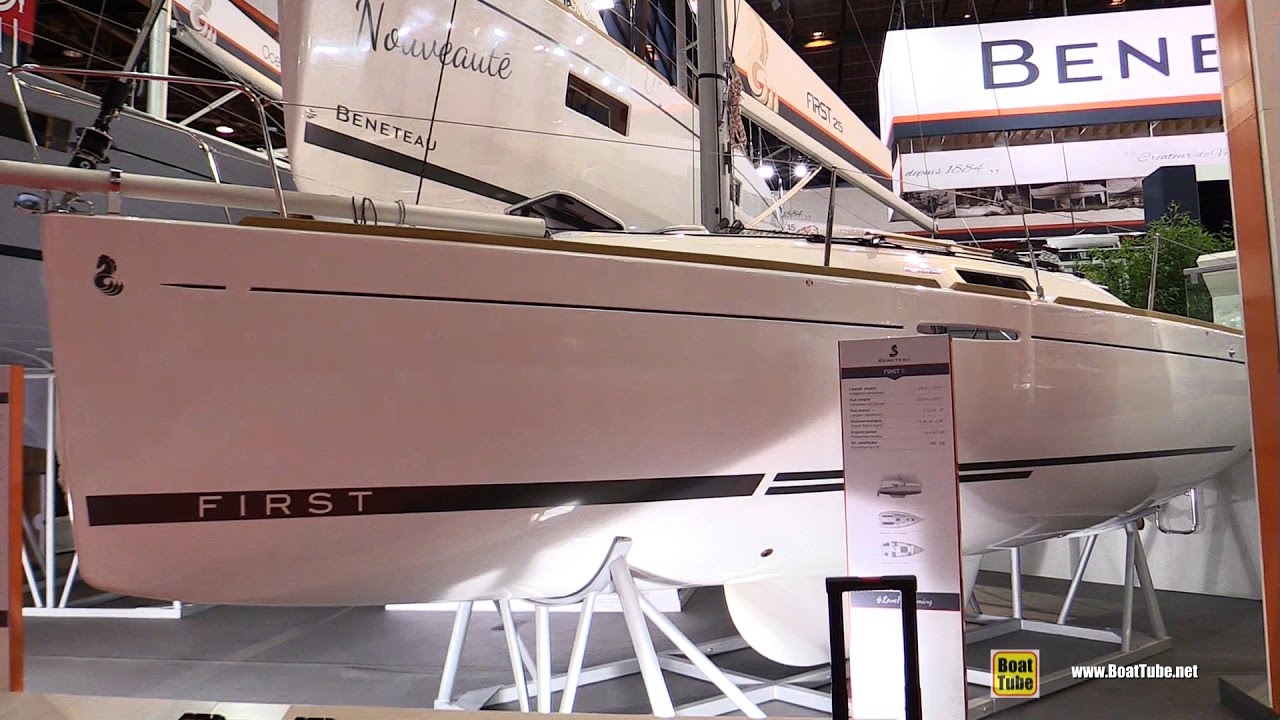 2017 Beneteau First 25 Sailing Yacht - Deck and Interior Walkaround - 2016 Salon Nautique Paris