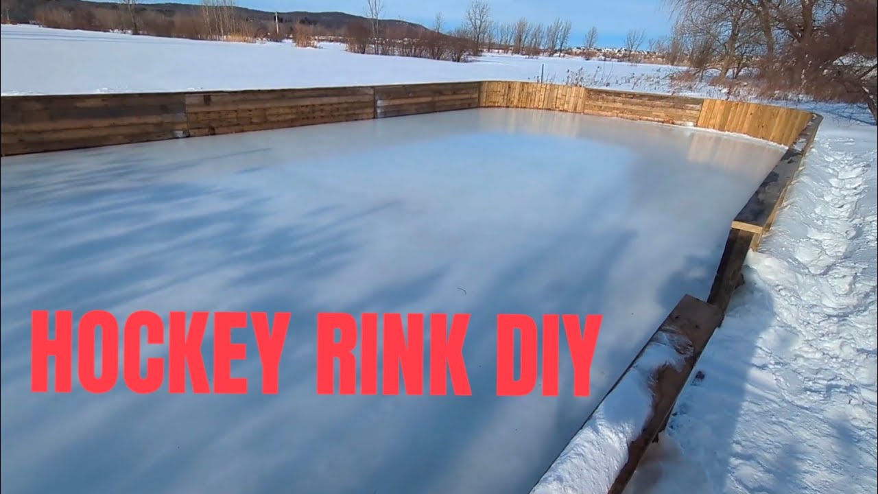 Outdoor ice hockey rink DIY 🏒 Wooden boards. Round corners. Patinoire de hockey ext&eacute;rieure.