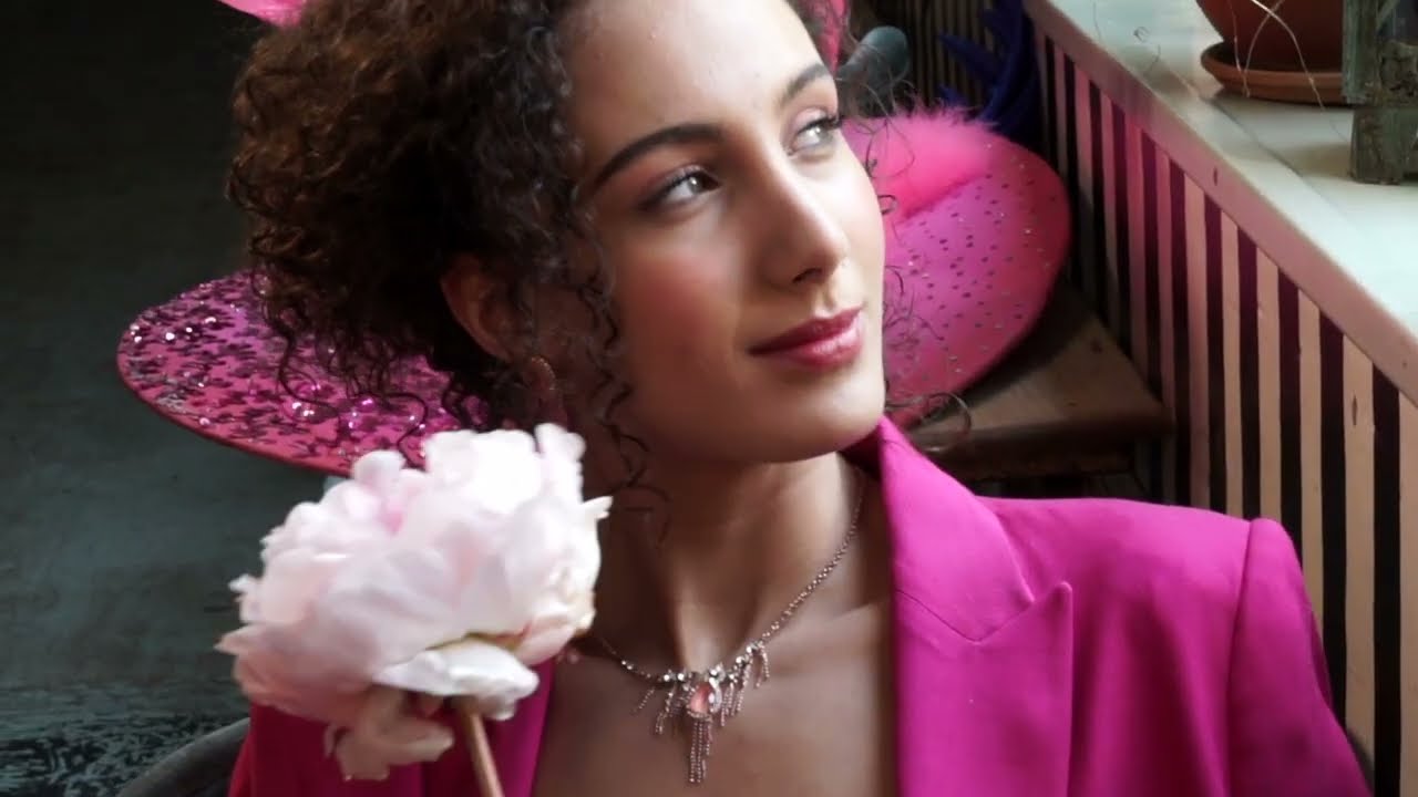 Moulin Rouge x on aura tout vu : collection de bijoux Rose Bloom, printemps-été 2022