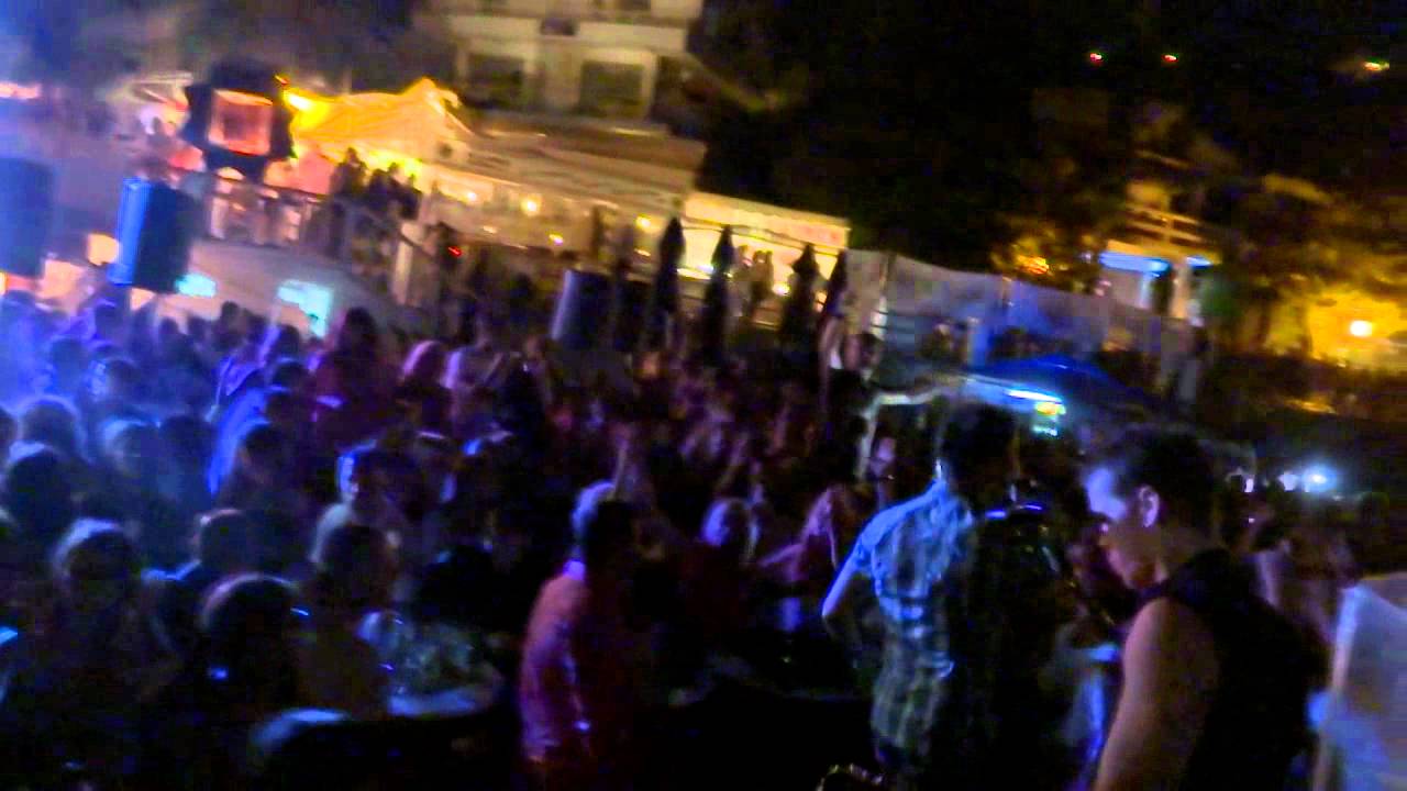 AMADEUS BAND SVIRA OJ KOSOVO KOSOVO I DRUGE PESME A DVOJE MLADIH VODE LJUBAV U VODI...