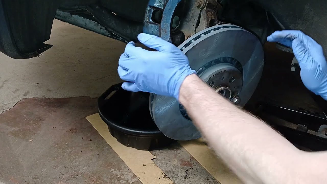 How DO you Change the Front Brake Discs and Pads on a Volvo XC90? 🤔