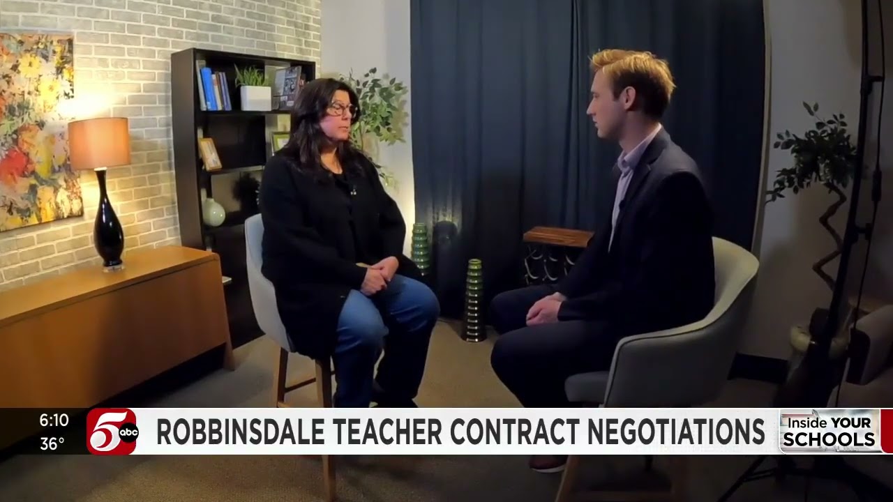 Debate over teacher contract negotiations in Robbinsdale