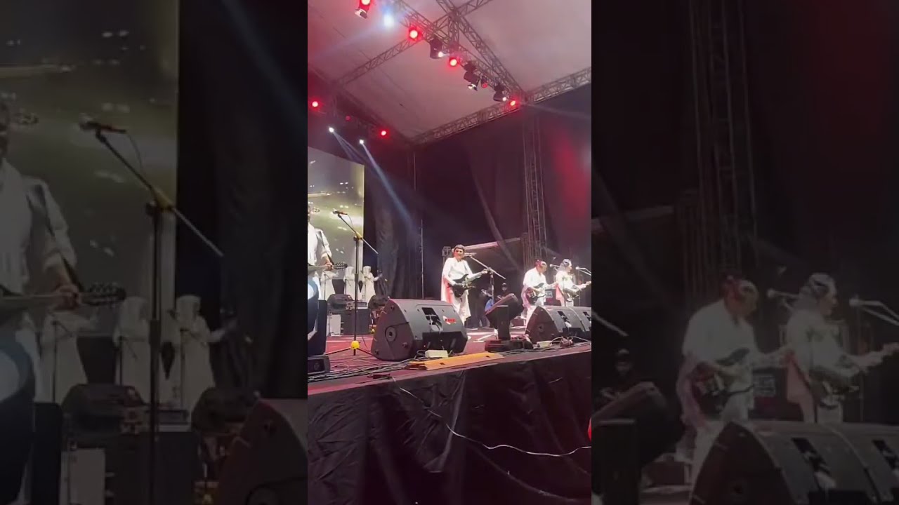 APRIL GANTI BAJU BIRU DI BACKSTAGE KONSER RHOMA IRAMA