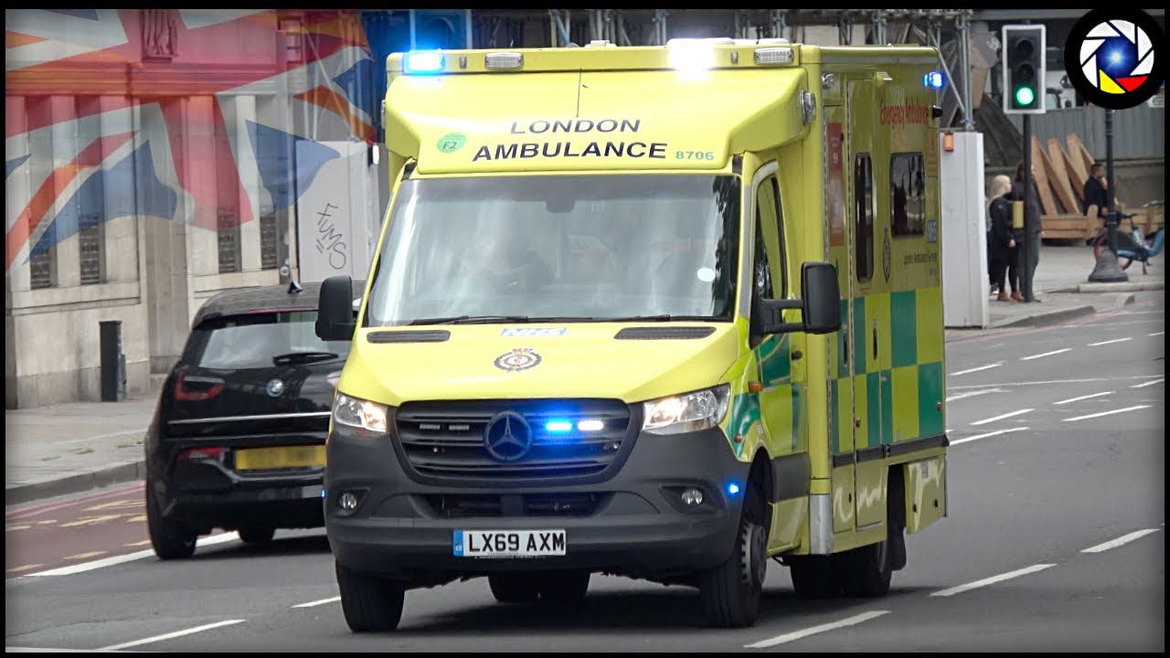 London Ambulances Responding with Lights & Siren (Compilation)