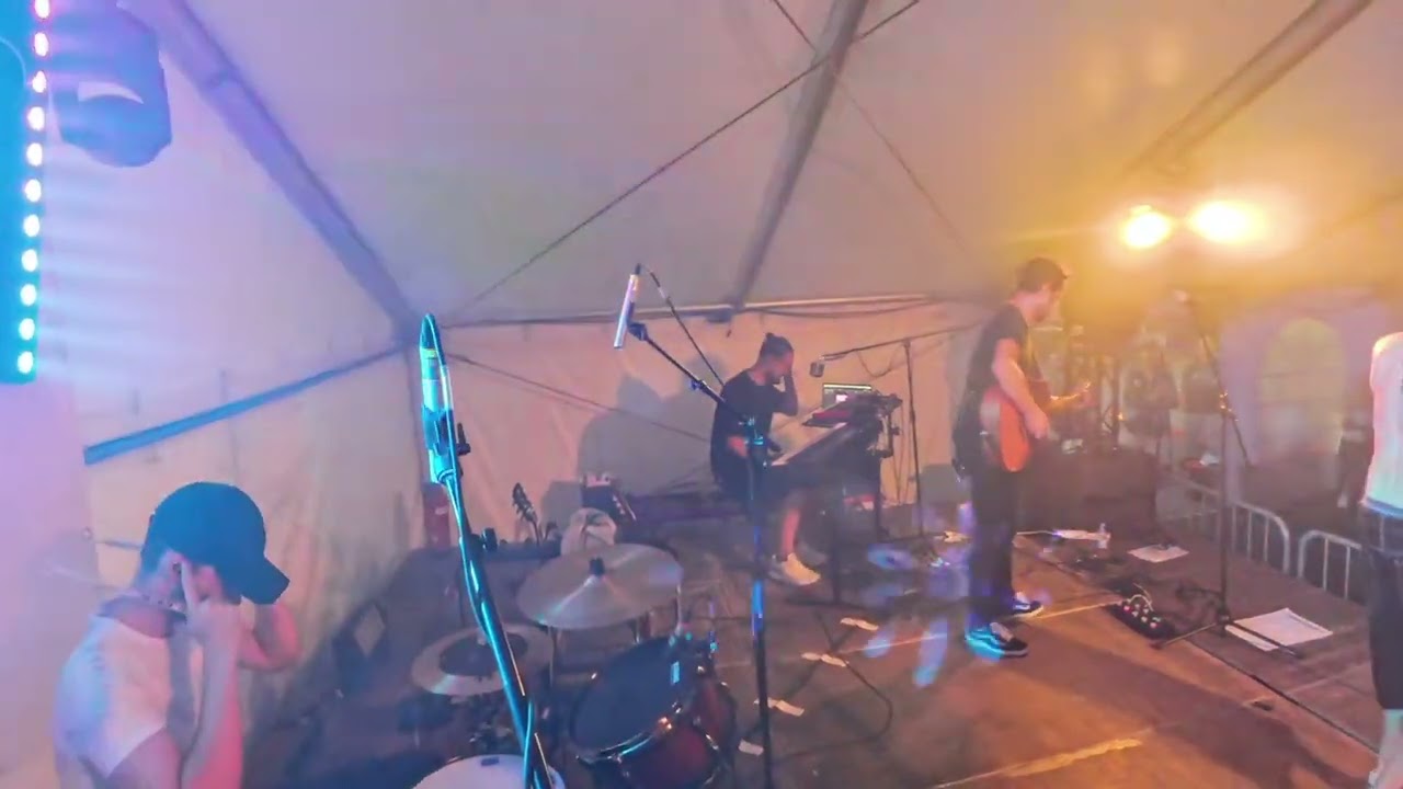 69 Shotz - Teenage Dirtbag - Wheatus [Short-Cut - 360° Stage-View]