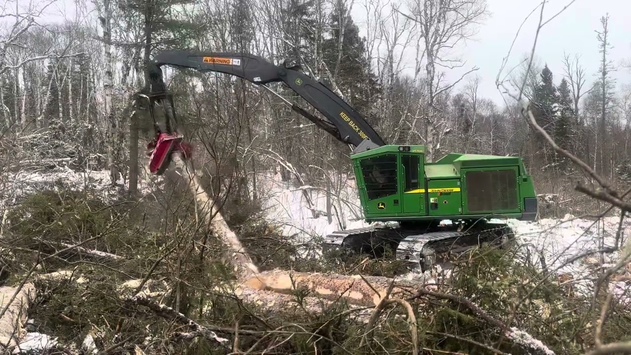 Northern Ontario Logging | John Deere 953mh ￼ processor