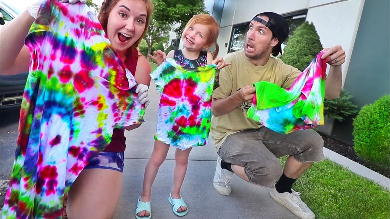 Adley learns how to Tie-Dye!! Surprise mom and dad with new clothes