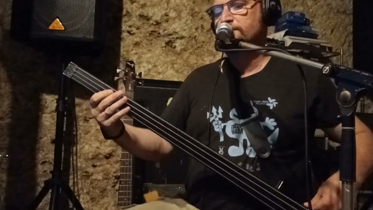 Le bal des damnés. Répétition solo basse et chant