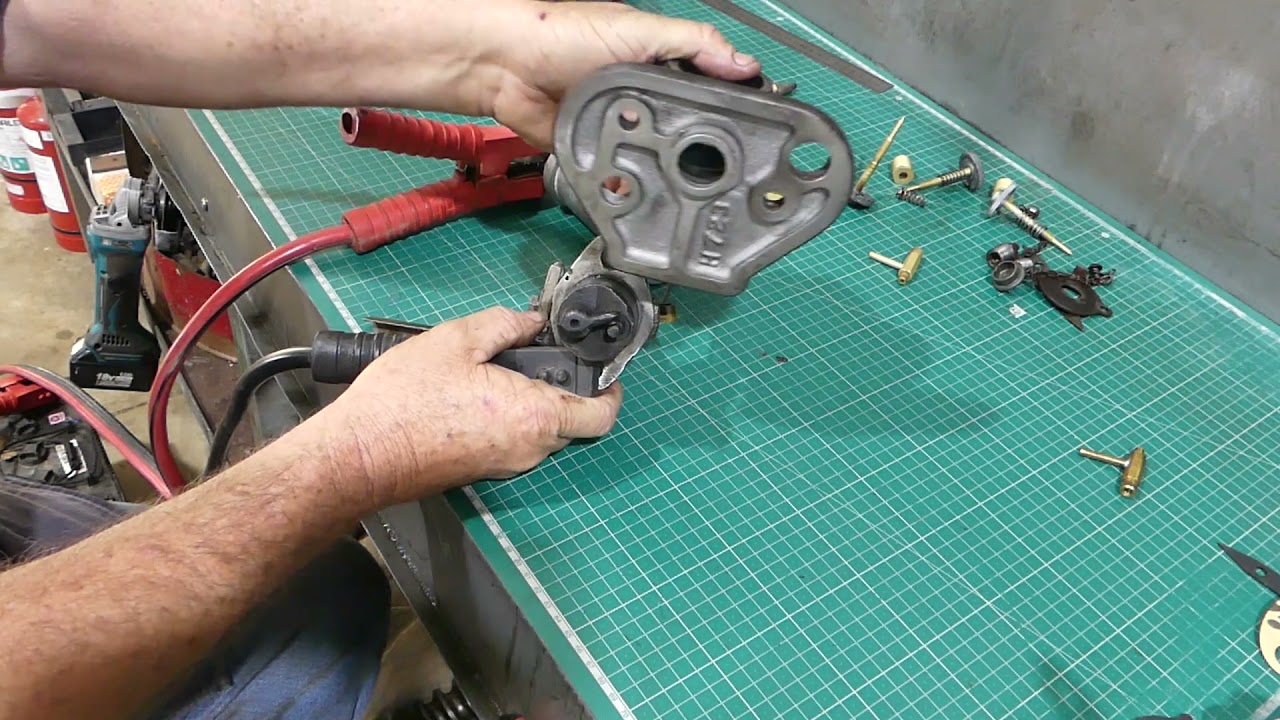 IHC 3hp Stationary Engine Part # 3 A Quick Look at the Ignitor