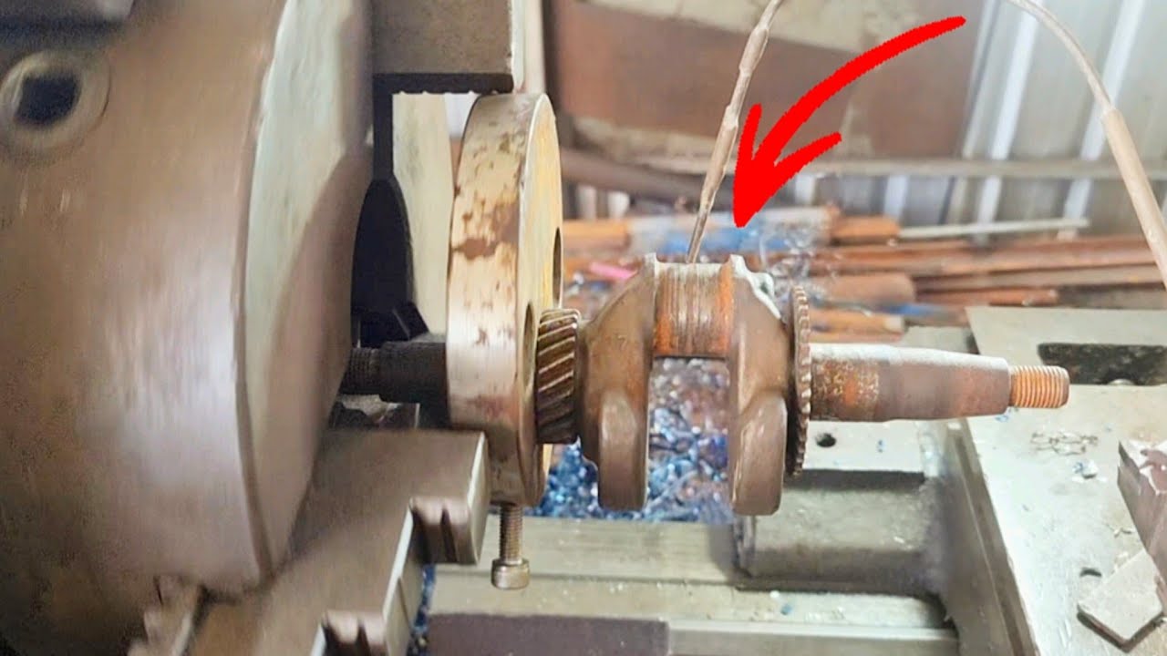 Many lathe makers don't know this. eccentric turning tricks that few people know about