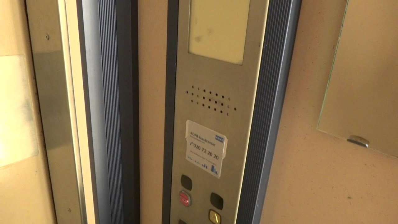 ASEA Graham (mod by: KONE) traction elevator @ Stationsgatan 1, Hudiksvall, Sweden.