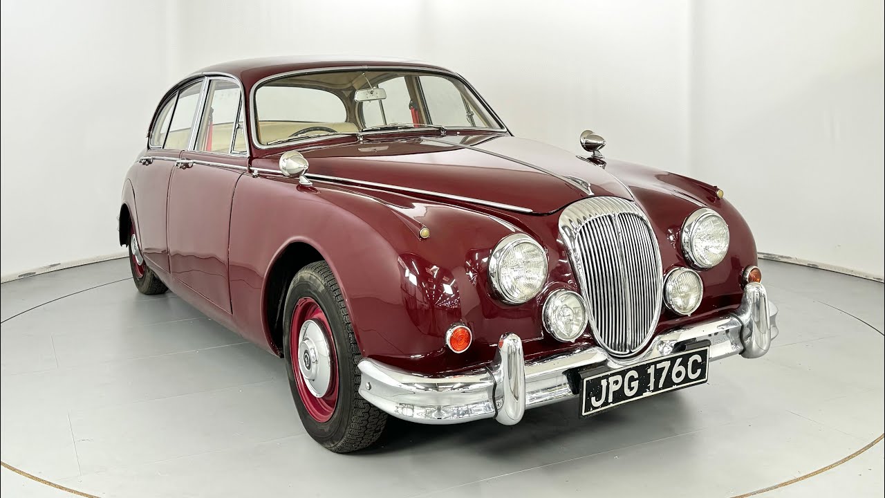 Daimler 250 Saloon