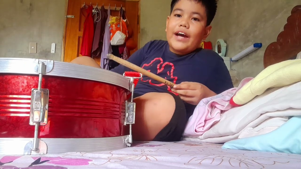 a practice for the parade tomorrow. a special video tomorrow... 🥁 ( Drum and Lyre )