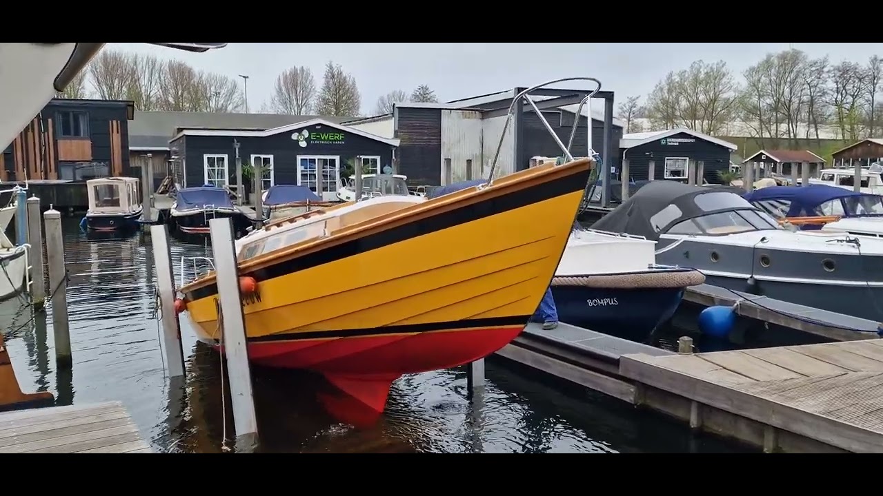 Launching Waarschip 725 CSZ via ramp