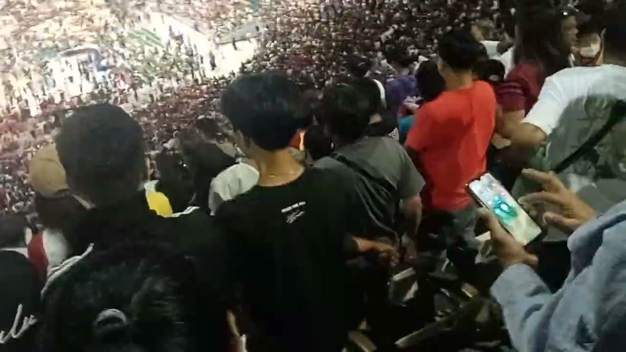 Last seconds Barangay Ginebra Crowd