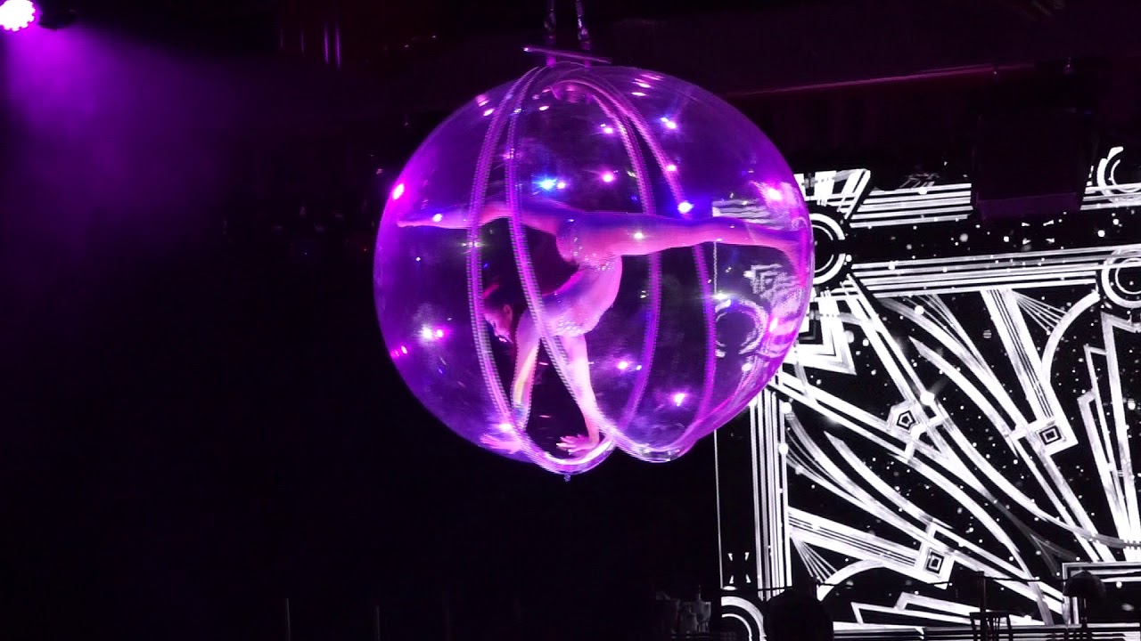 Aleksandra Kiedrowicz Aerial Bubble Cirque Paris