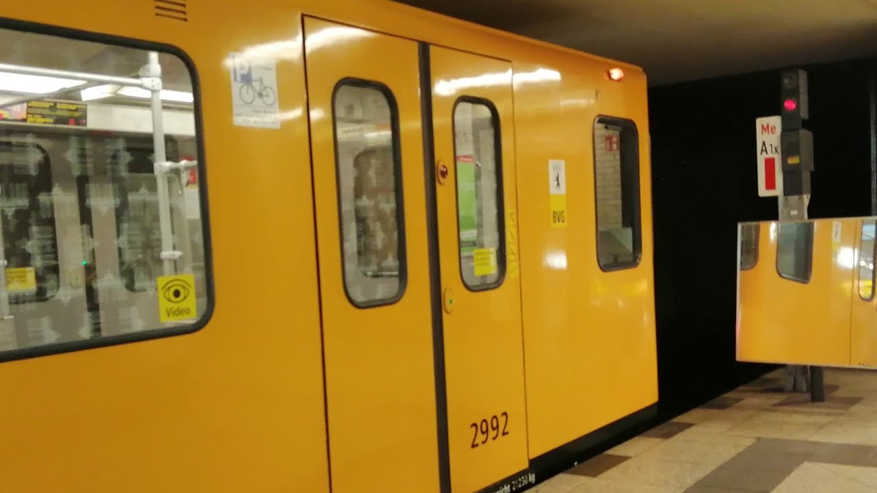 U-Bahn Berlin Mitfahrt von Naturkundemuseum bis Mehringdamm im F92 auf der U6