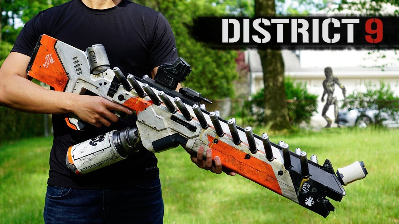 I built the District 9 Alien Assault Rifle out of EVA Foam-  Cosplay movie scale replicas