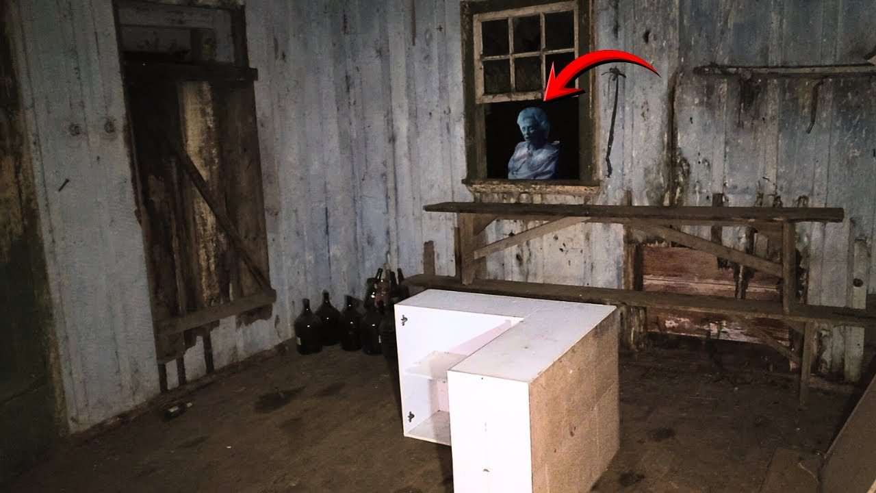 A VELHA APARECEU NA JANELA! FOI ASSUSTADOR VER ISSO!