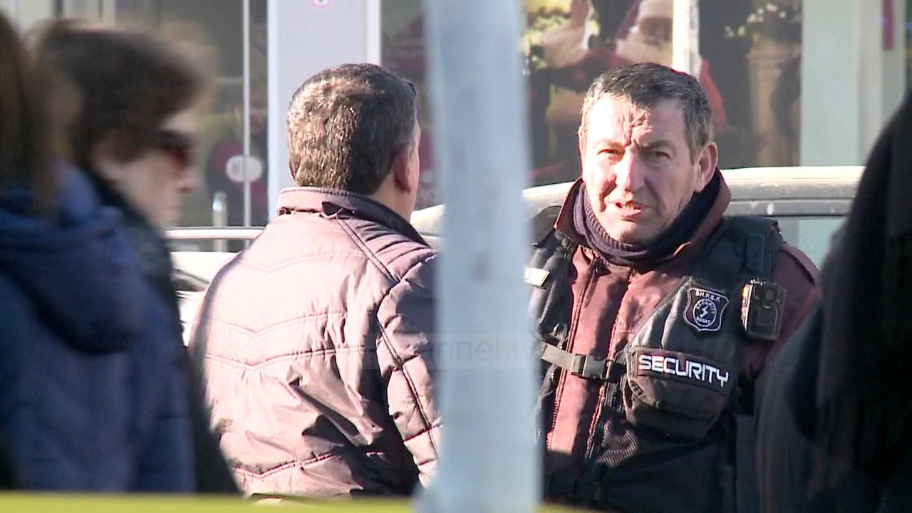 Grabitjet me maska, sulmohet banka n&euml; Tiran&euml; - Top Channel Albania - News - Lajme