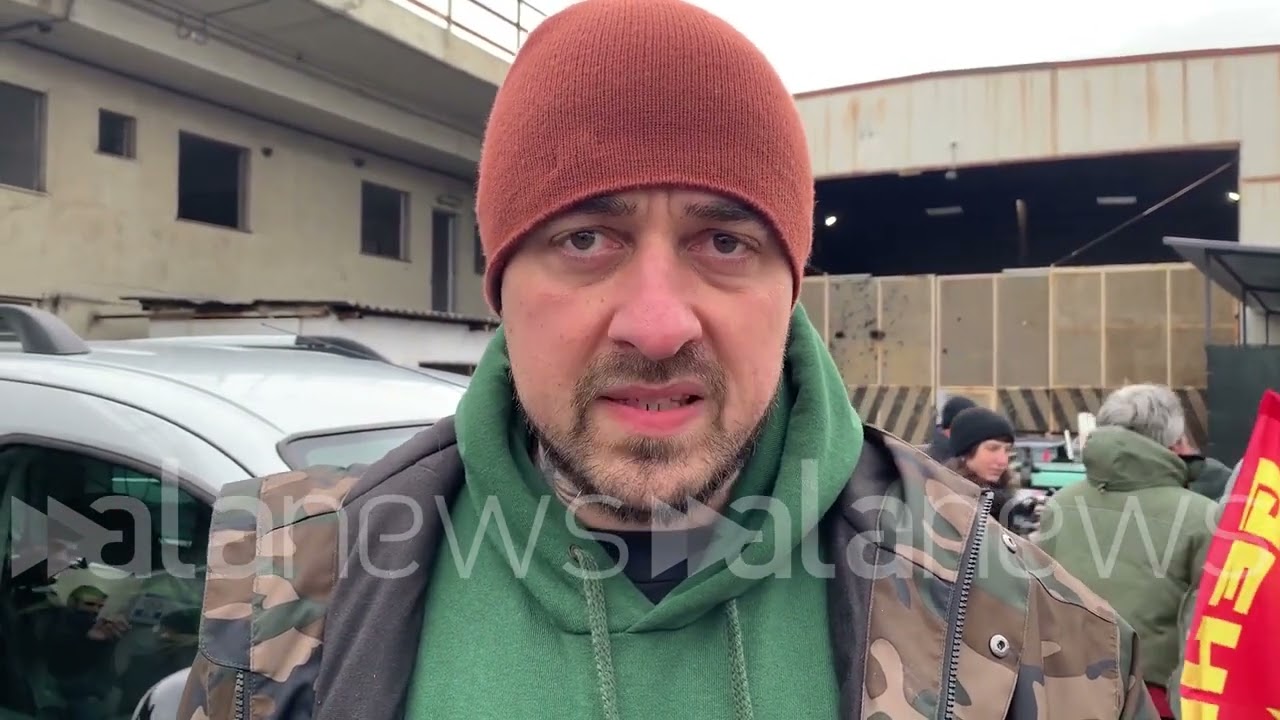 Ucraina, sciopero Usb al porto di Genova contro il traffico armi: presente anche Chef Rubio