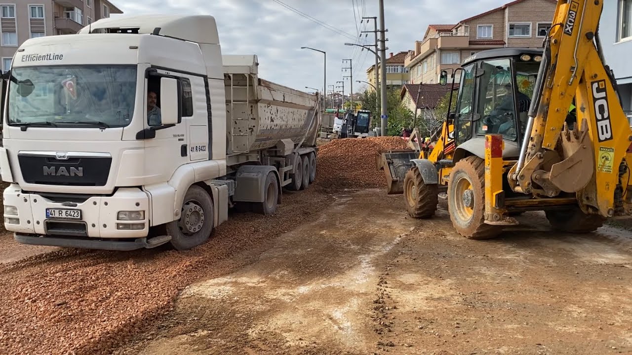 JCB 3CX BEKO LODERİN TESVİYE VE MAN TGS DAMPERLİ TIRIN YÜK BOŞALTMASI