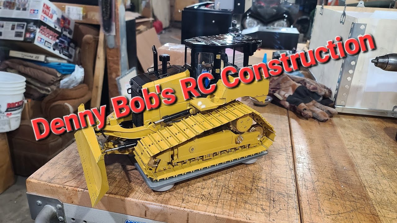 Мой радиоуправляемый бульдозер CAT D6 масштаба 1/14,5 стал тяжелее.