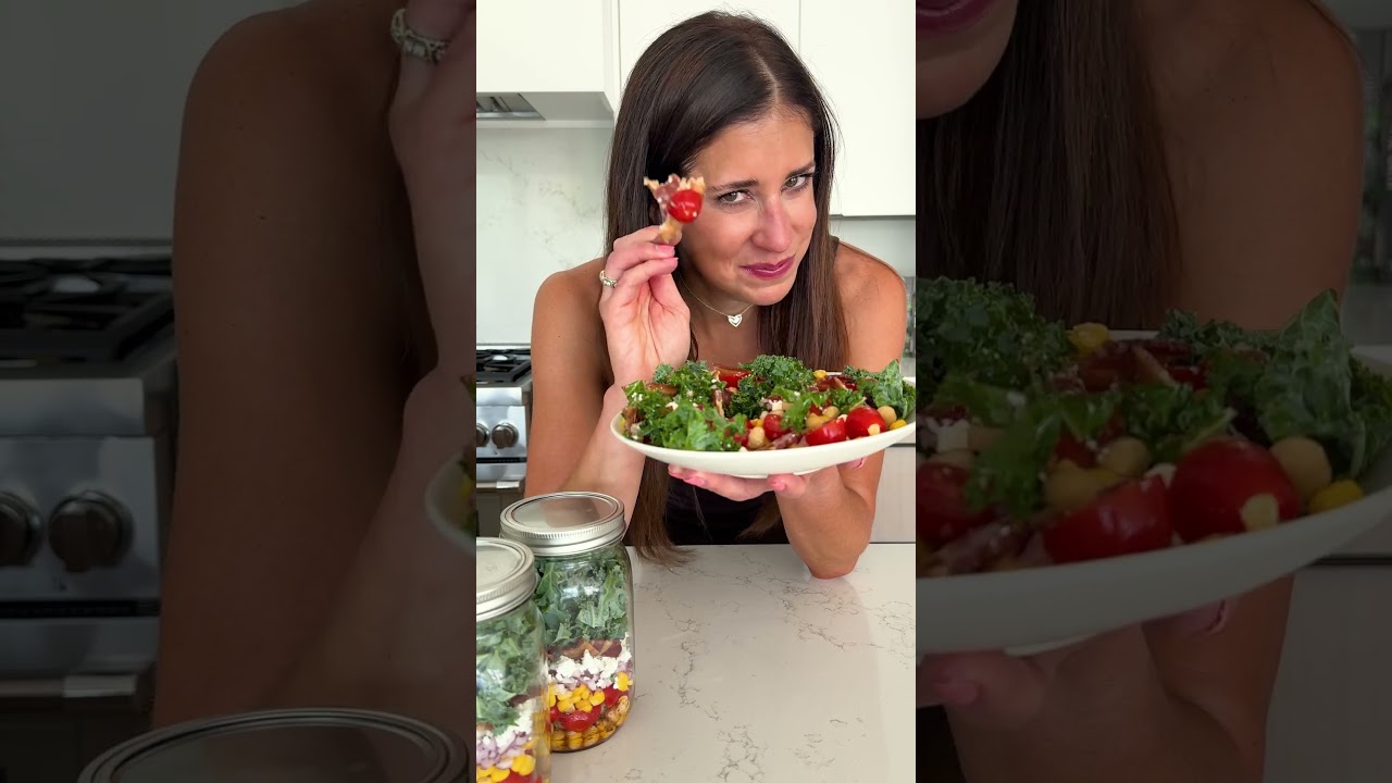 BLT Mason Jar Salad 🥓