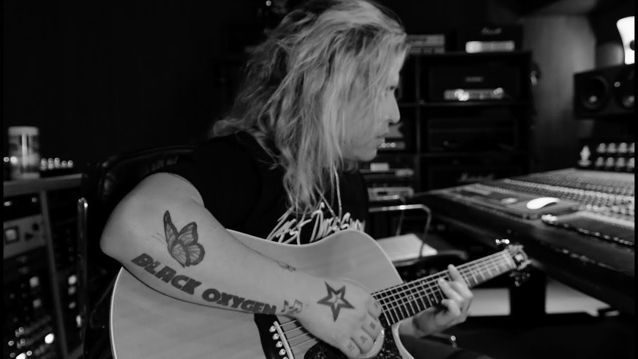 Black Oxygen - Last Ones Standing (Official Music Video)