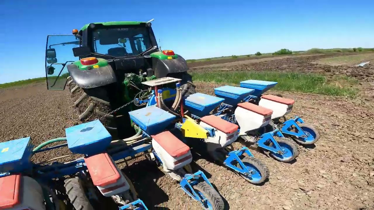 La semănat 🌽🌽🌽 S1 ep.1 +Johndeere6120M +SPC 6 #tractorvlog (reuploded)