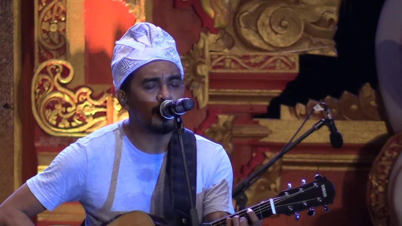 Glenn Fredly & The Bakuucakar - Cinta dan Rahasia @ Sanur Village Festival 2016 [HD]
