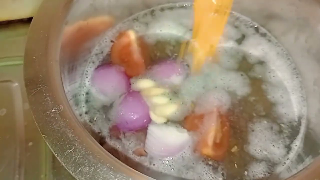 Aaj Maine banaya mung aur urad daal 
