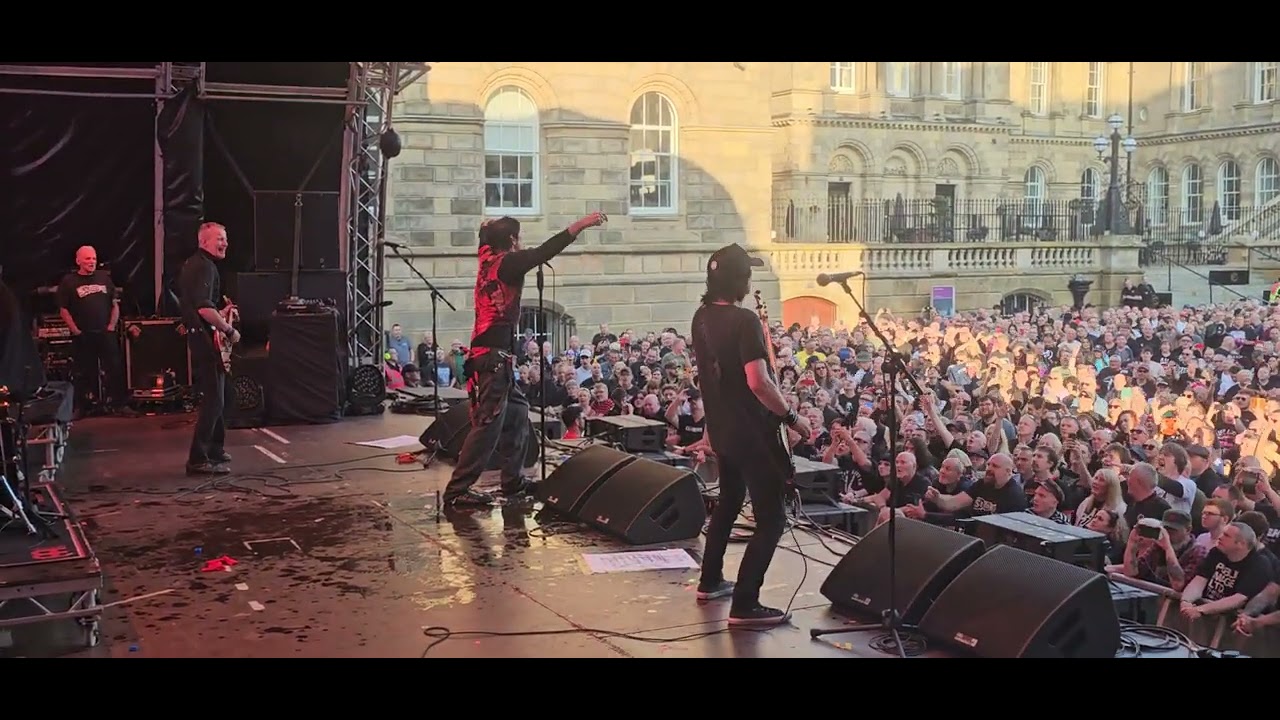 SHAM 69 'If The Kids Are United' Live @ Custom House Square, Belfast, Ireland 16/08/25
