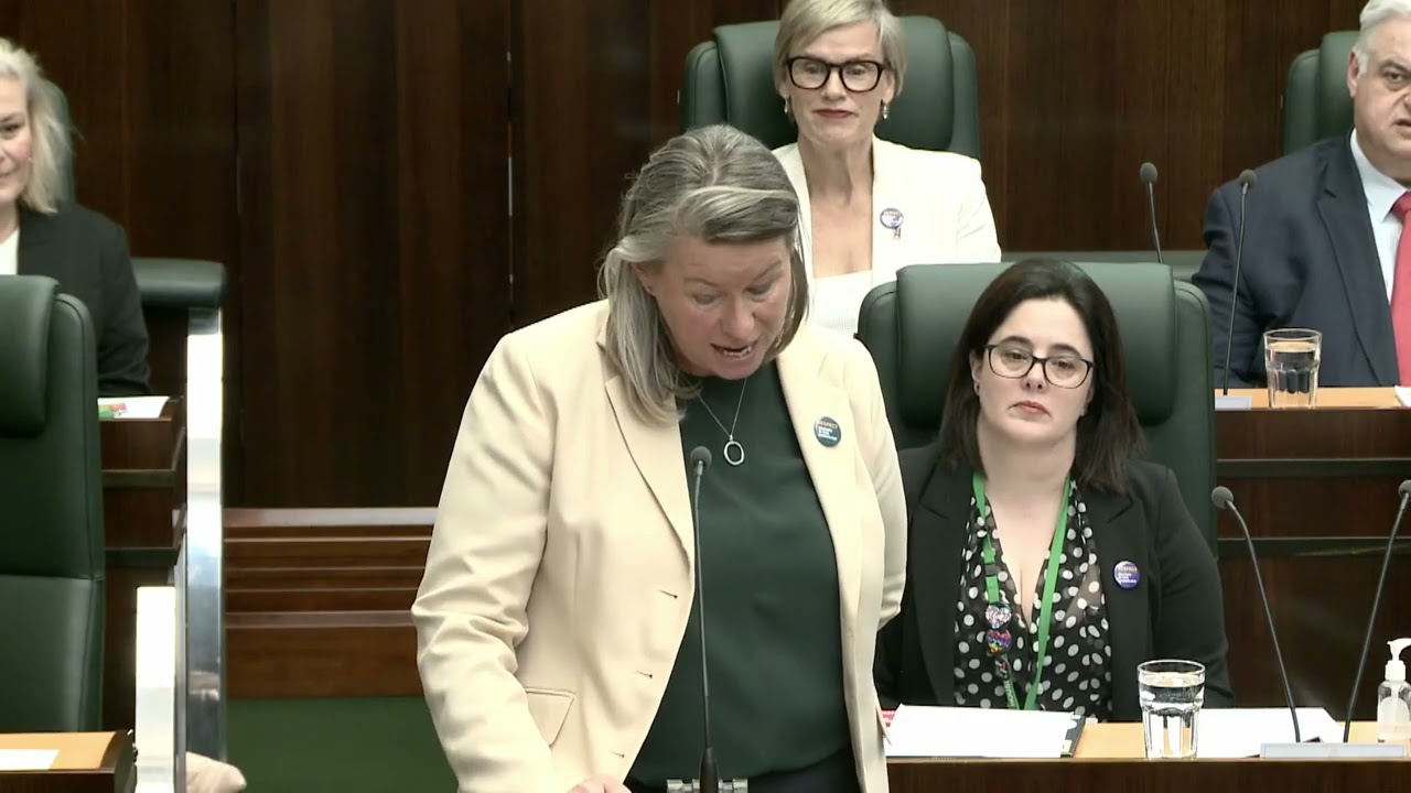 Борьба за футбольный клуб North Lton 2 декабря 2025 г.