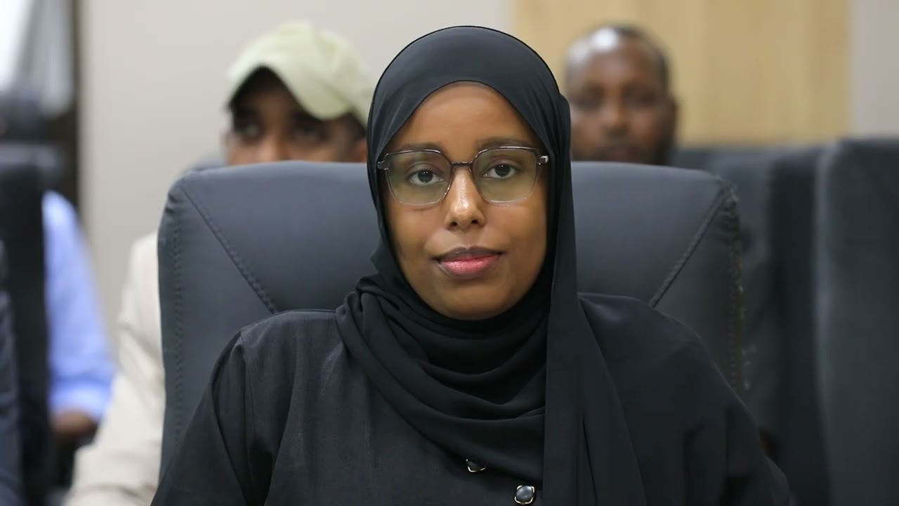 Hey'adda Socdaalka iyo Jinsiyadda ayaa $14,400 ku wareejisay dhalinyarada Daryeel Bulsho.