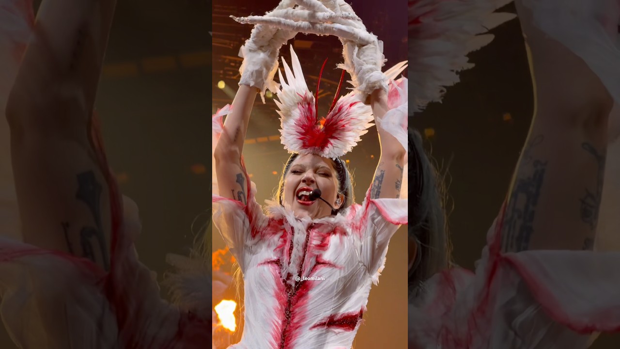 *ZOOM HD* Lady Gaga performs &ldquo;Bad Romance&rdquo; on the Mayhem Ball Tour in Austin #ladygaga #mayhemball