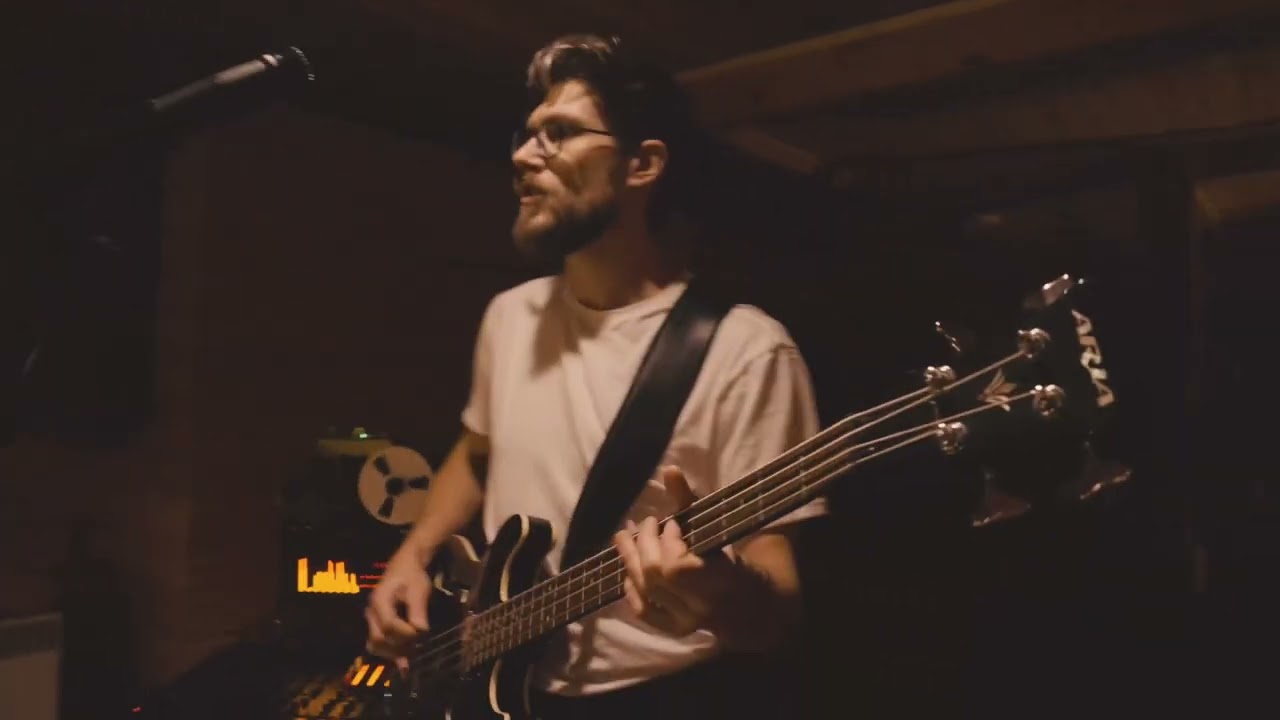 //LESS (Live Session at LE DOJO)