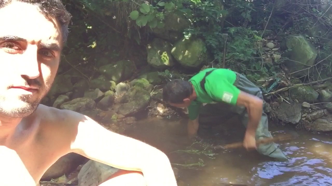 Buscando oro en el río Navelgas!