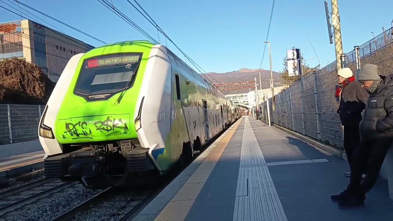 TRA DEVIATI, MERCI, PASSEGGERI, TANTISSIMI TRENI SULLA LINEA MILANO - CHIASSO.