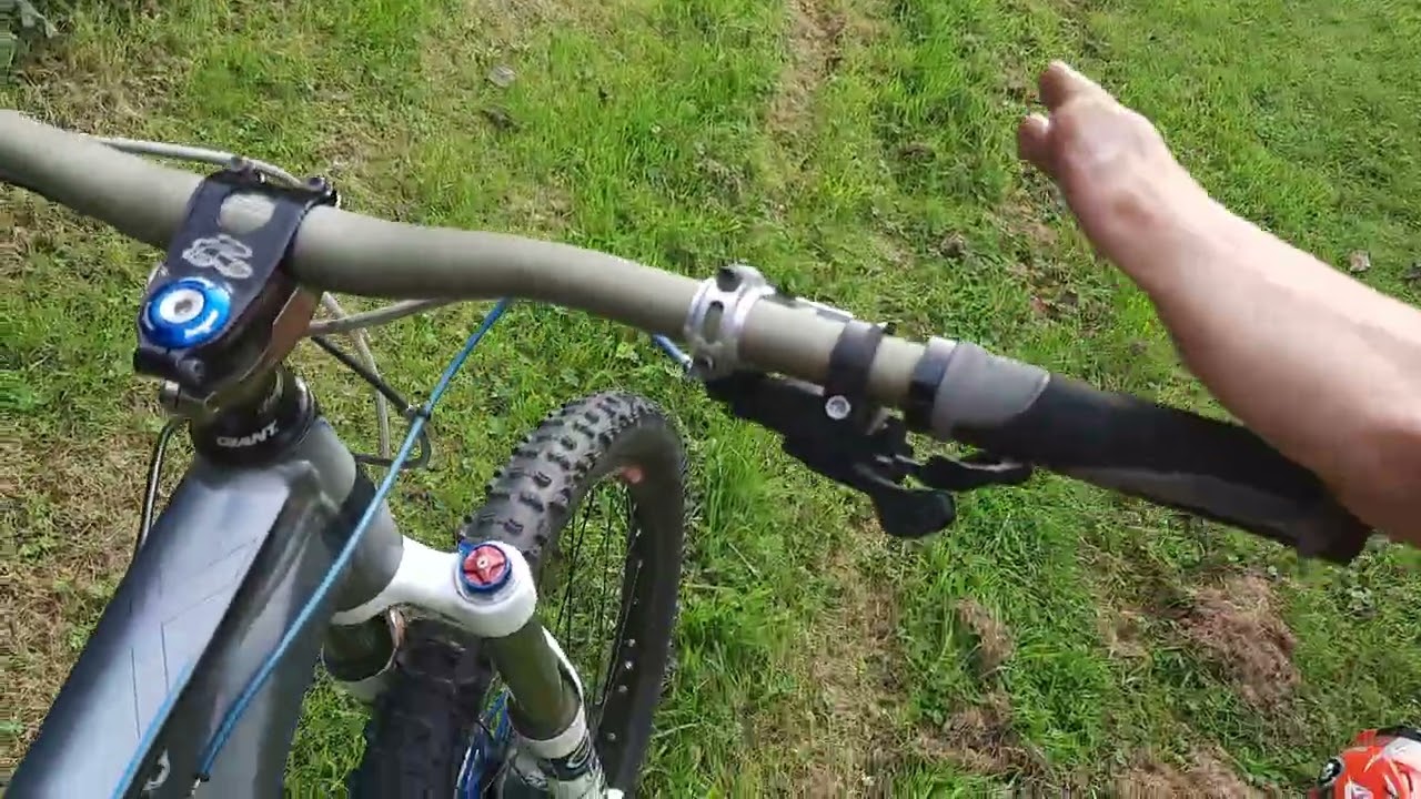 2012 giant trance x4 and my introduction for my channel